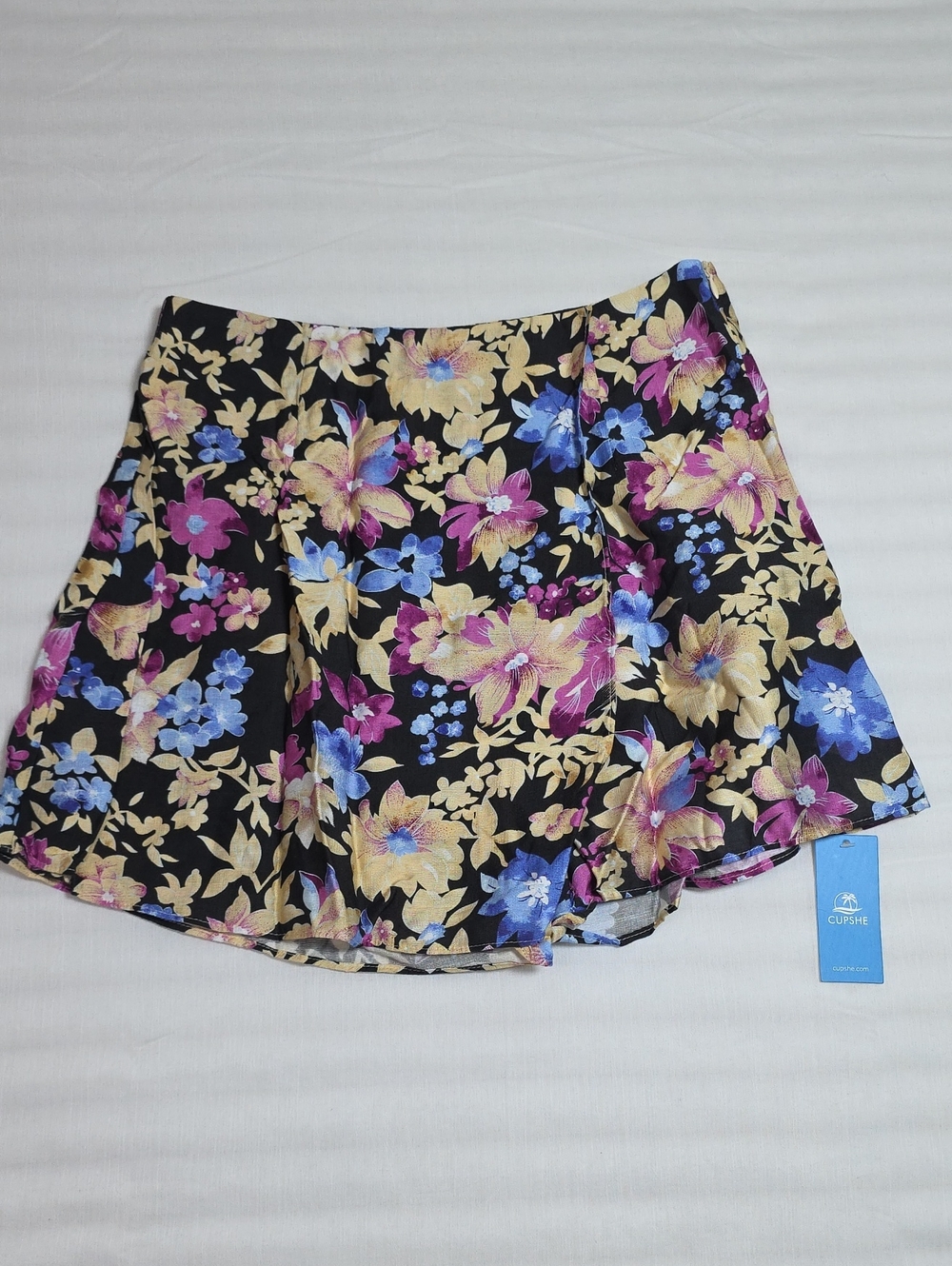 0698 Cupshe Black Floral A-Line‎ Skort with Pink, Blue & Gold Blooms